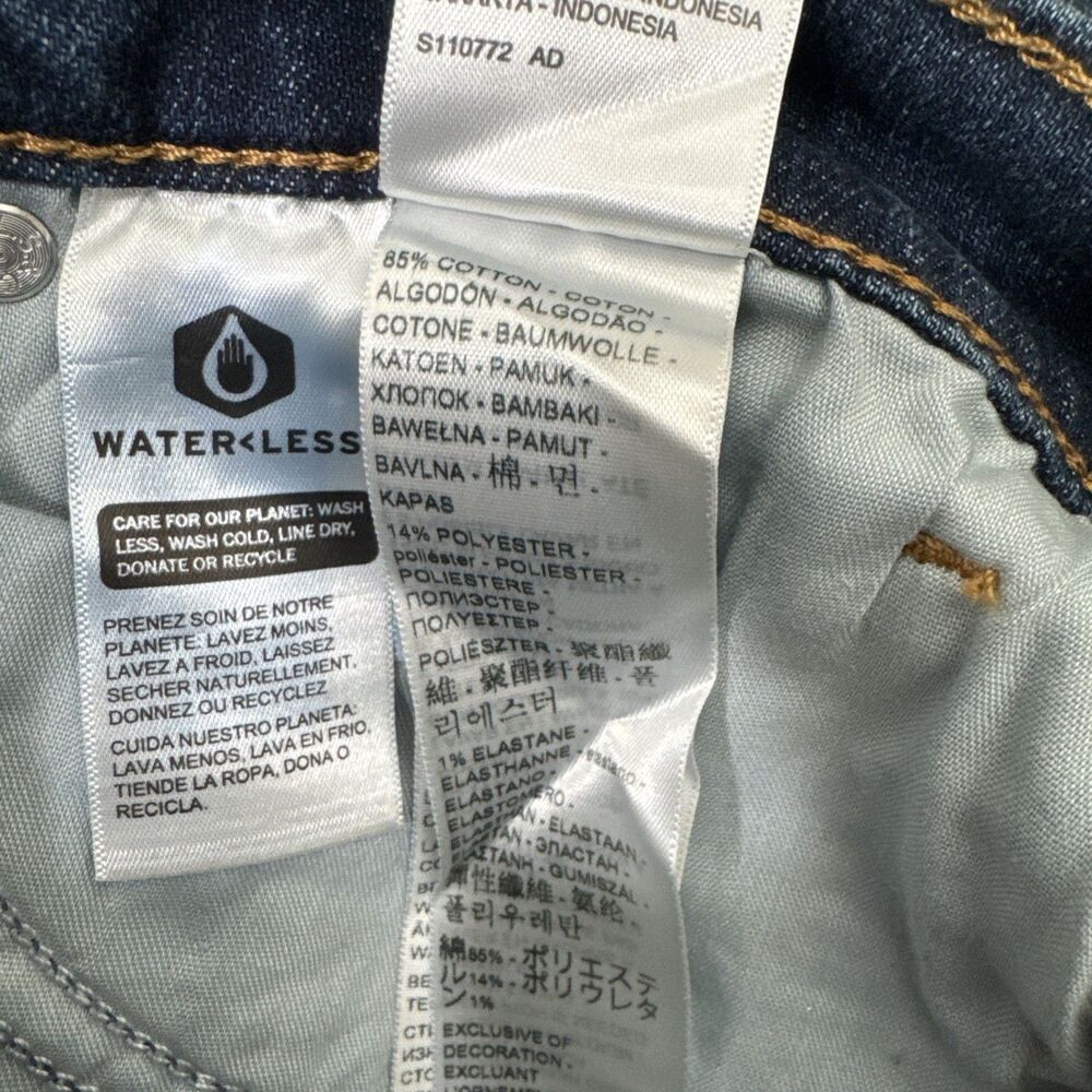 Levi’s High Waisted Mom Jeans 28 (28x26) Blue Tapered Denim Stretch Womens NWT - Picture 7 of 13